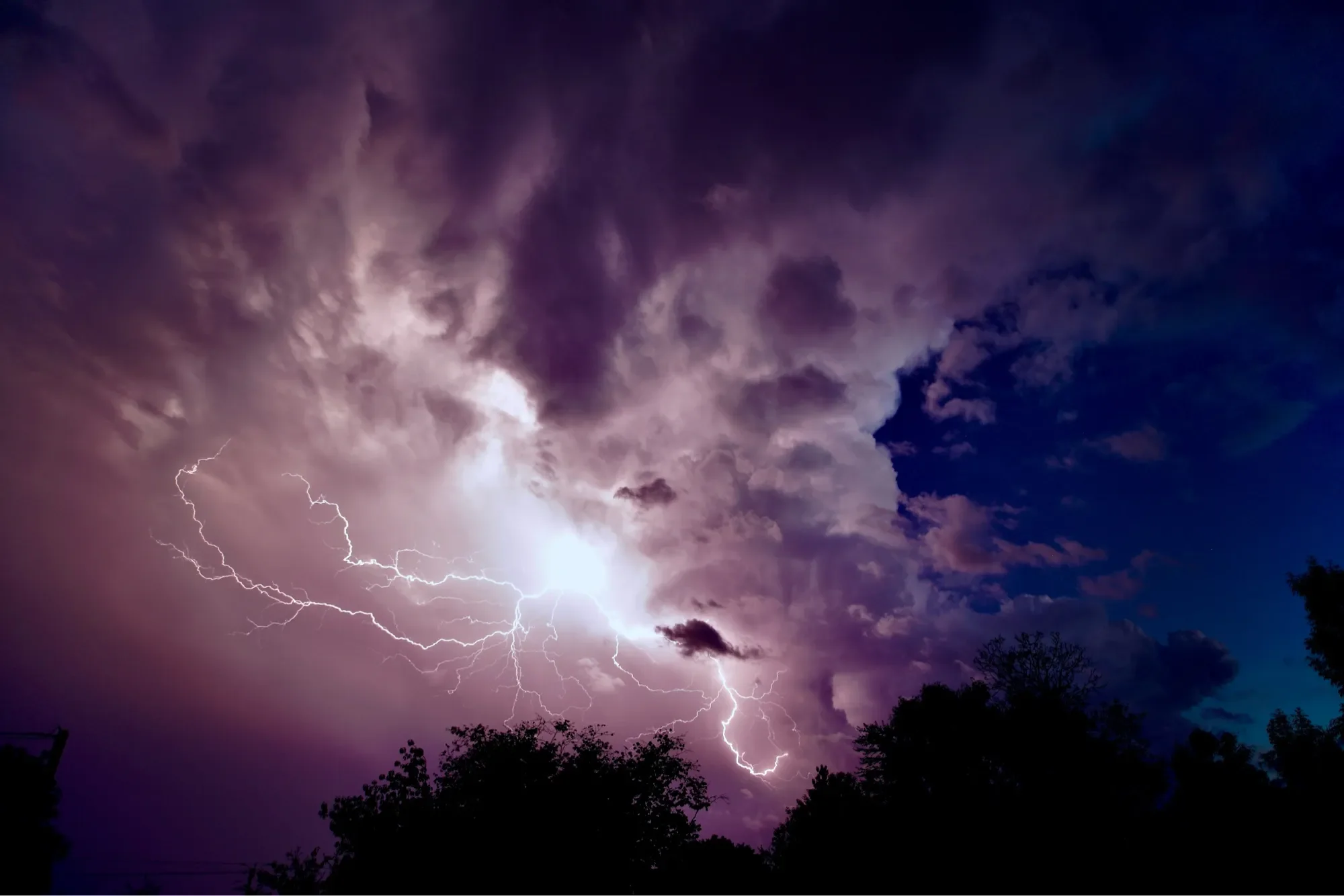 Post Bluesky du 18 août 2023 Lightning ⚡️
