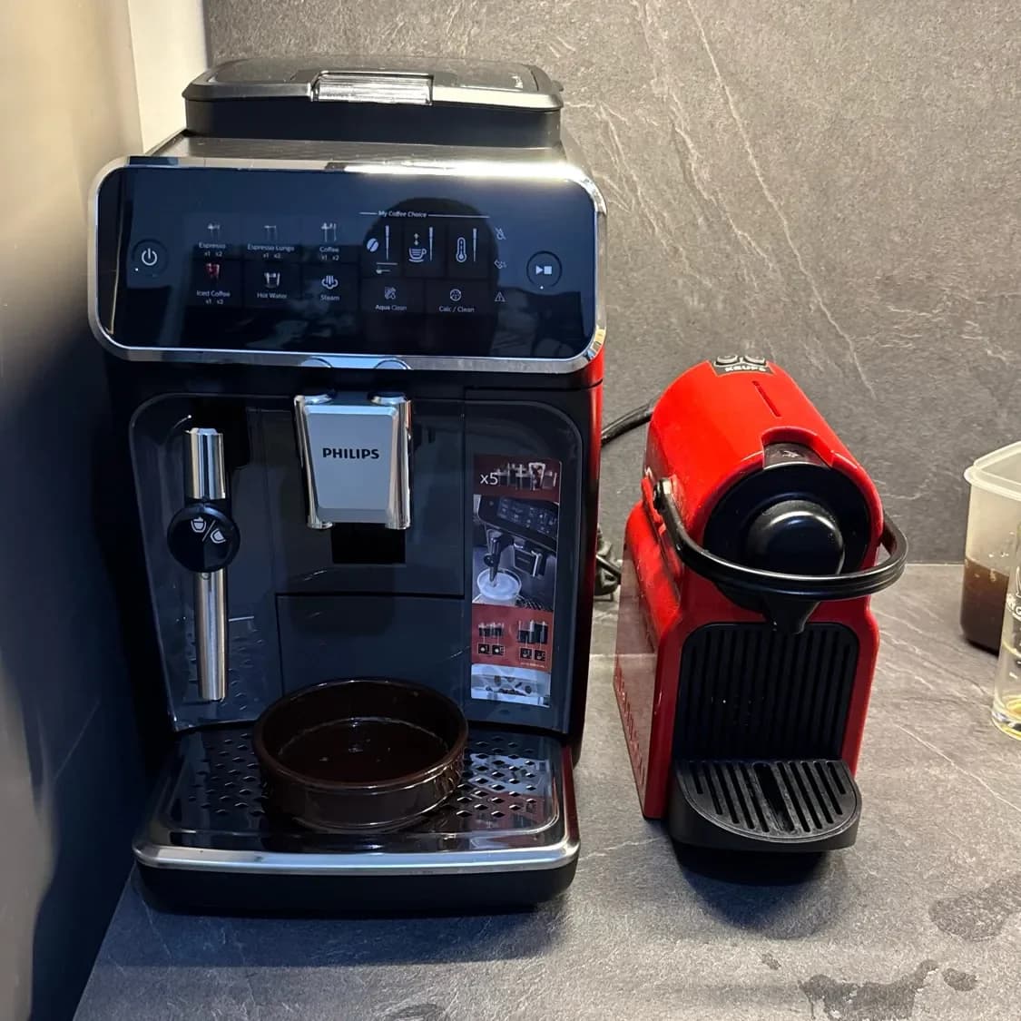 Post Bluesky du 11 juillet 2024 Ma nouvelle cafetière Philips, et l’ancienne Krups 🙂